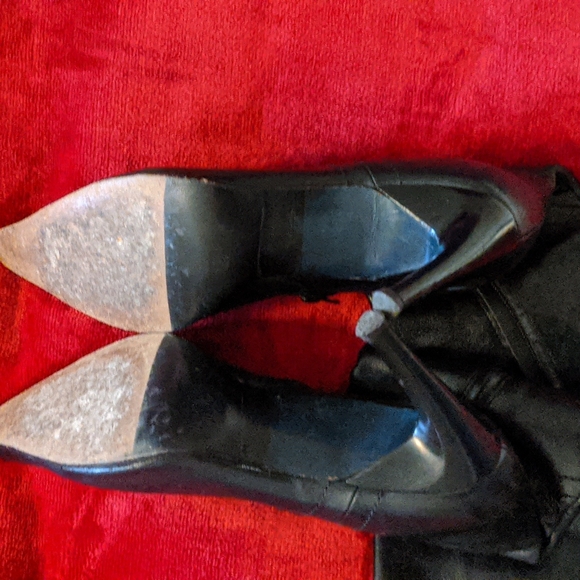 BCBG Stiletto boot - Picture 3 of 6